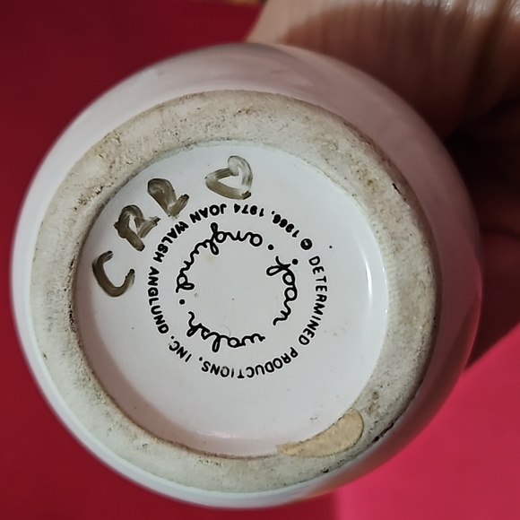 Vintage 1974 Joan Walsh Anglund Ceramic Flower Bud Vase Sweet Remembrance Rose - Picture 5 of 6